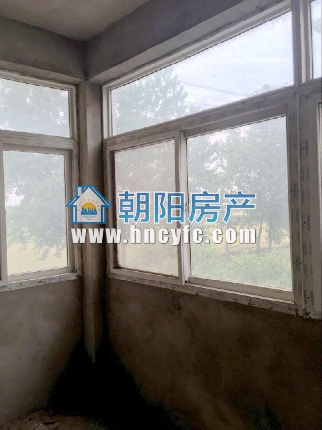鑫湖花园毛坯3室2厅急售_8