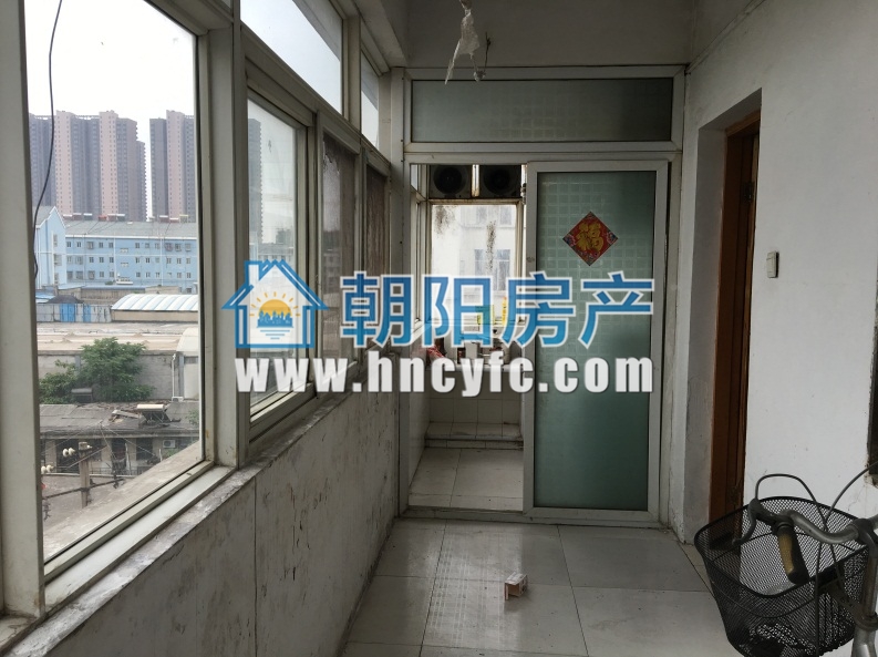 汽车五连对面商住楼简装多层出售_3