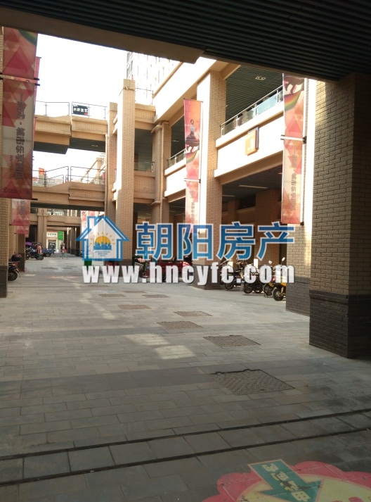 龙湖中心 40平 低楼层商铺 民用水电_7