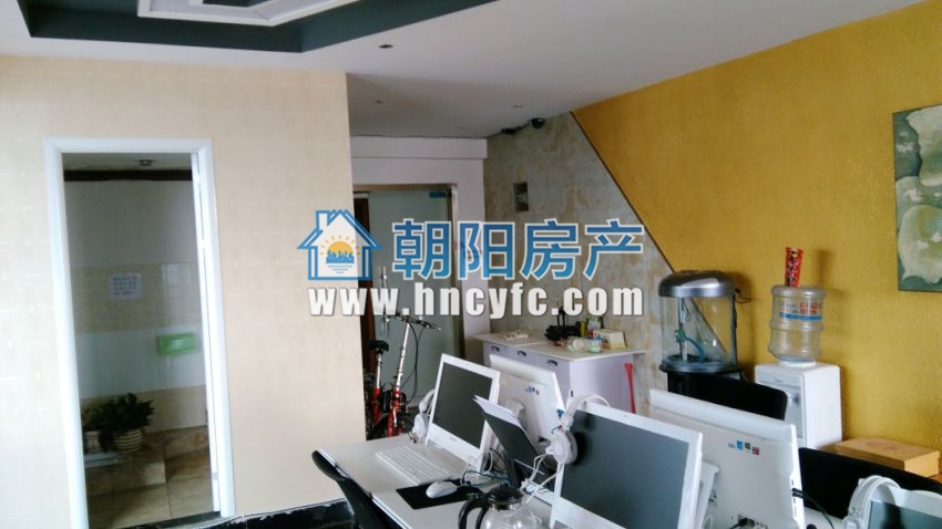 繁华地段瑞鑫大厦高层朝东户型出售 楼层位置好适合办公_2