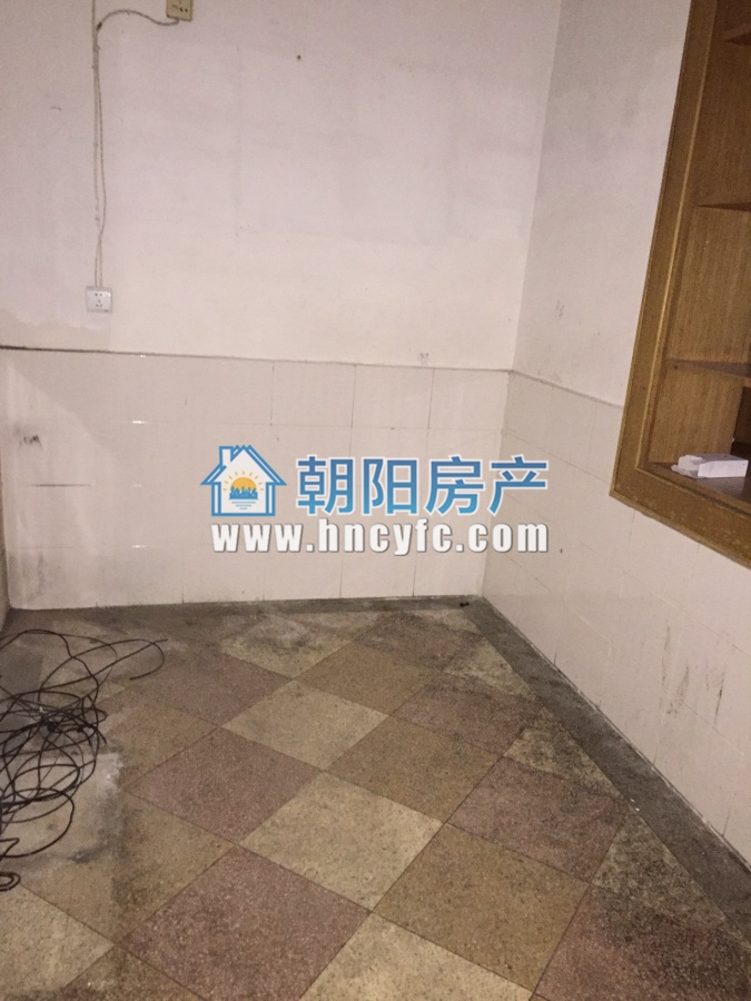 前锋一村 2室1厅 一楼有院子。_2