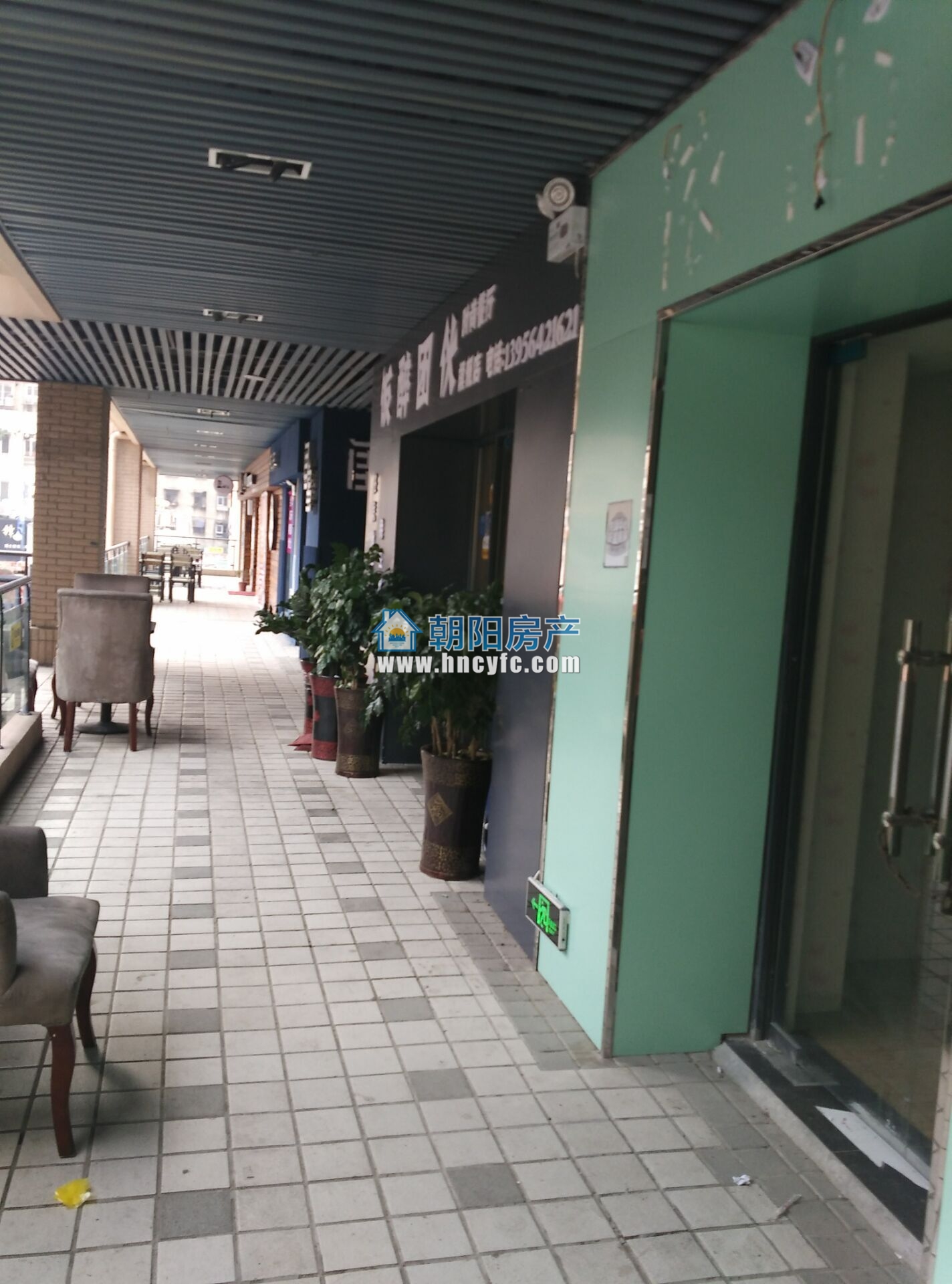 龙湖中心 24平 简装商铺 民用水电_6