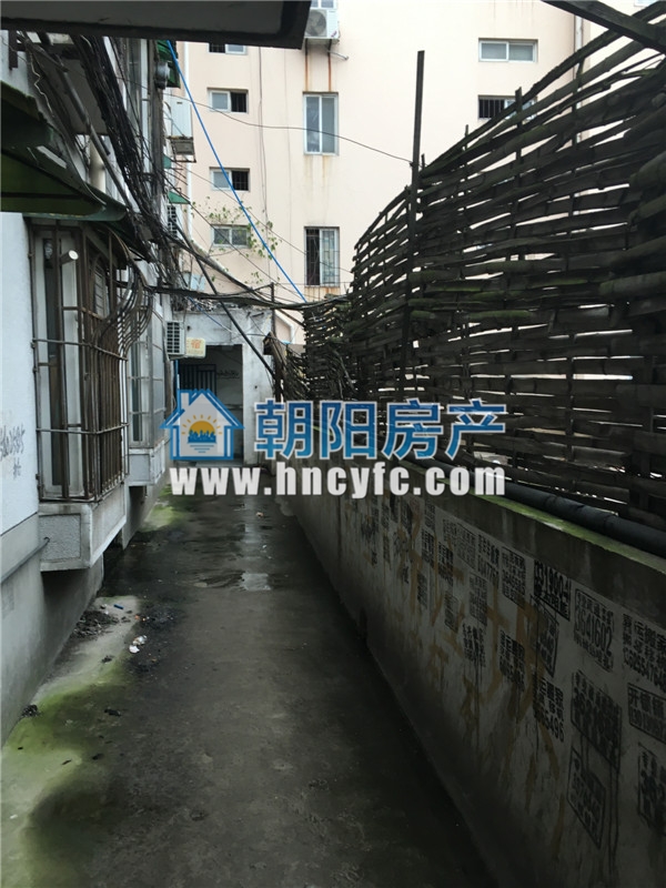 香港街 89平 南向两室中装 满两年 交通便利_11