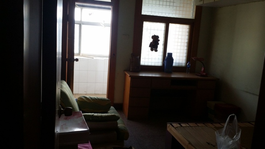 裕安小区 70平 朝南两居 交通便利 简装_2