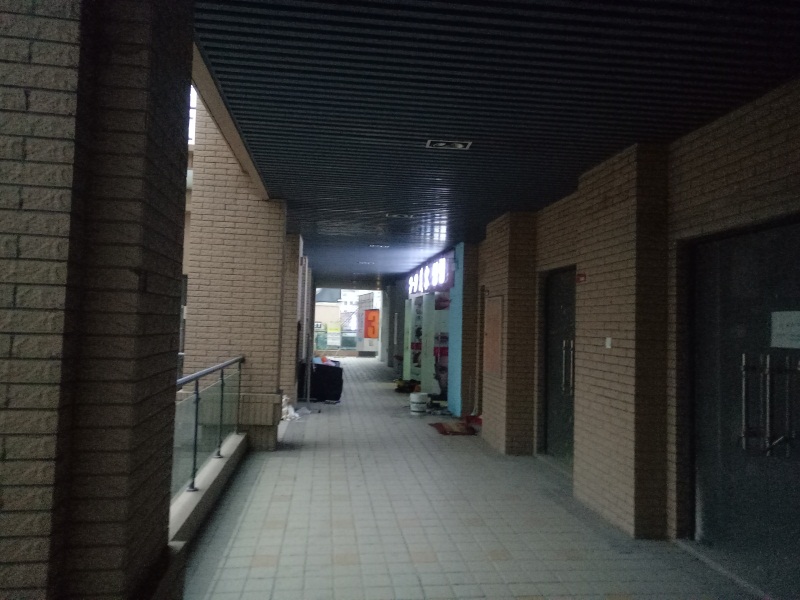 龙湖中心 24平 高楼层简装商铺 核心商圈地段_7