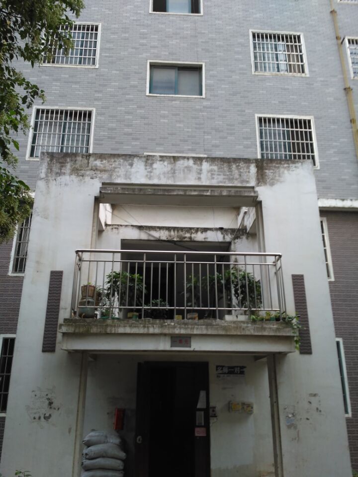 惠利学府春天多层二楼三室二厅精装修大户型吉房出售_9