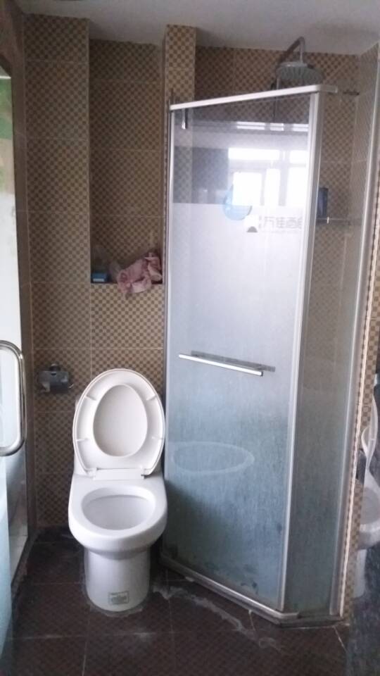 万佳酒店 田区火车站西侧 地理位置好 精装室酒店公寓_3