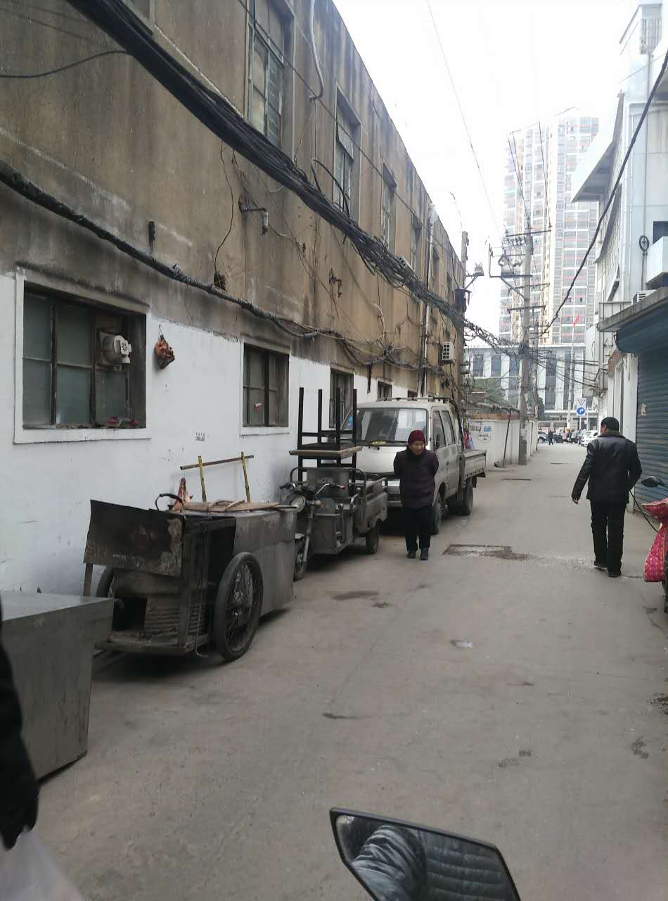 龙湖无线电二厂家属楼 62平 南向两室一厅 交通便利 购物便捷_2