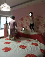 财富中心 143平 南向三室两厅 满两年 精装随时看房