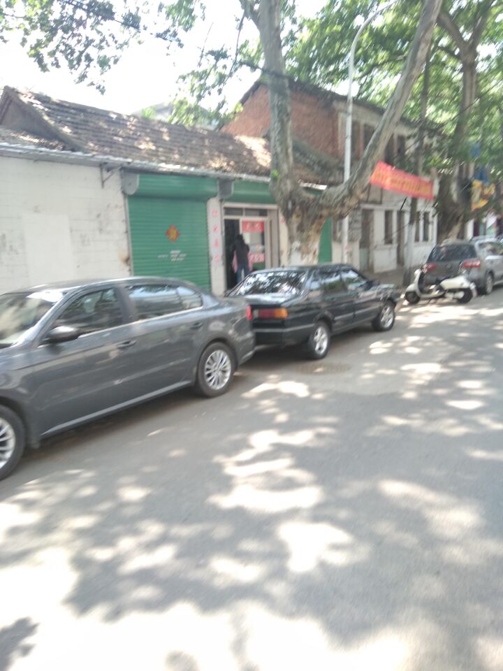 淮滨街道商铺 大面积 三层急租_5