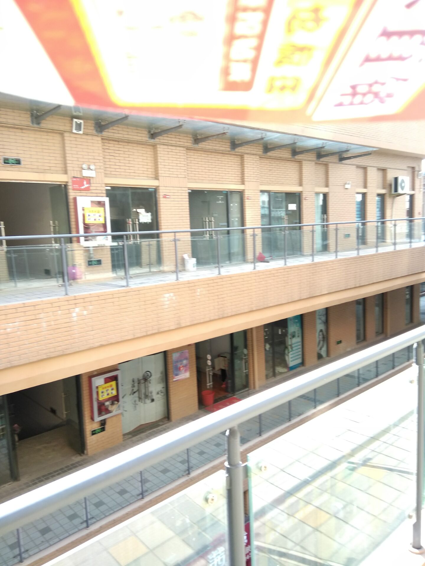龙湖中心 18平 临街旺铺 高楼层 简装 单价仅19444元/平_2