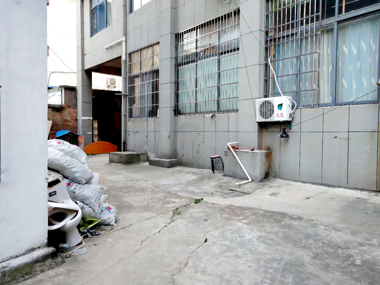 田家庵区龙泉街道洞泉粮站家属楼_5