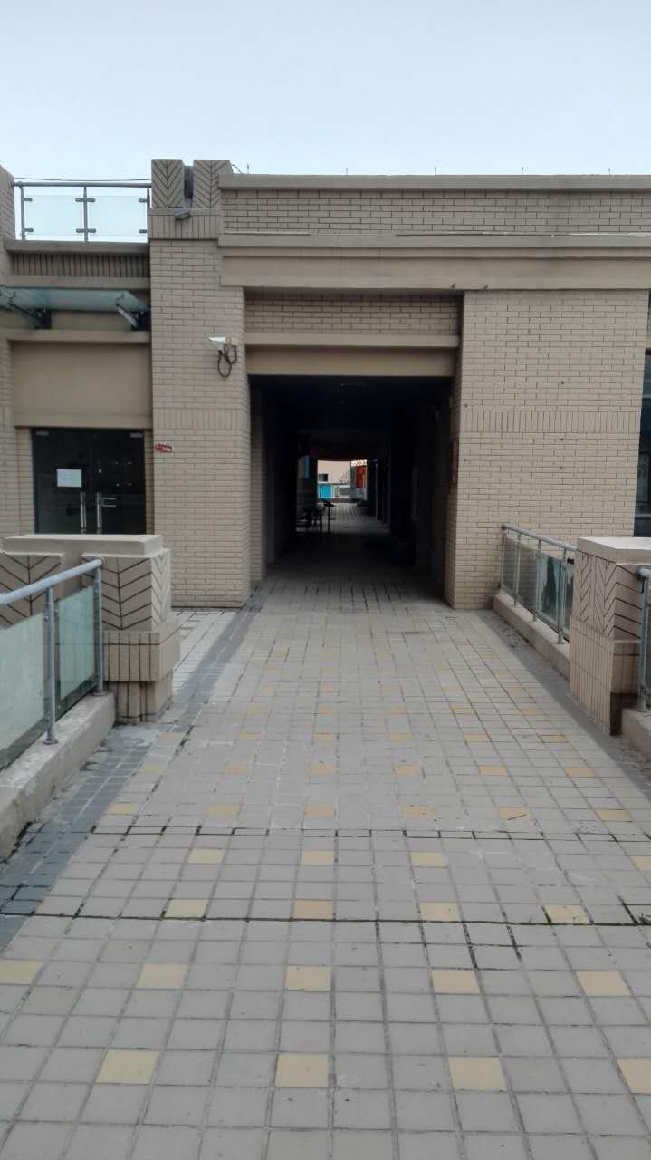 龙湖中心火热地段商铺出售_7