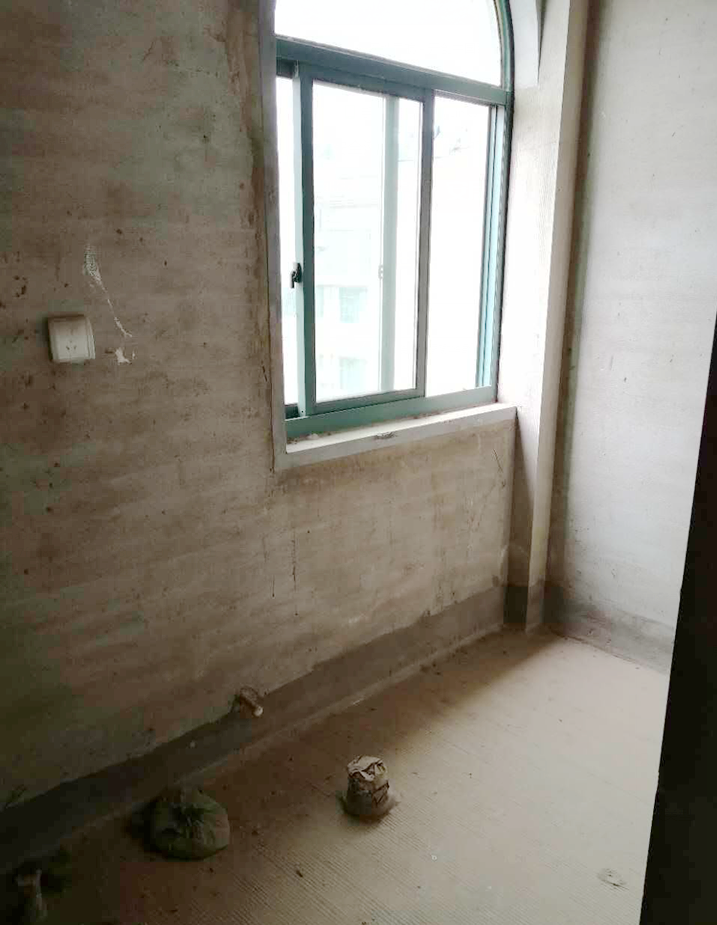 香榭华都西区毛坯房3房2厅1卫学区房对外出售_5