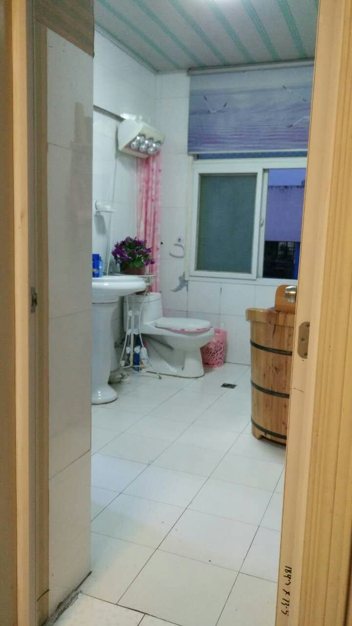 国庆花园3室2厅普装出售_7