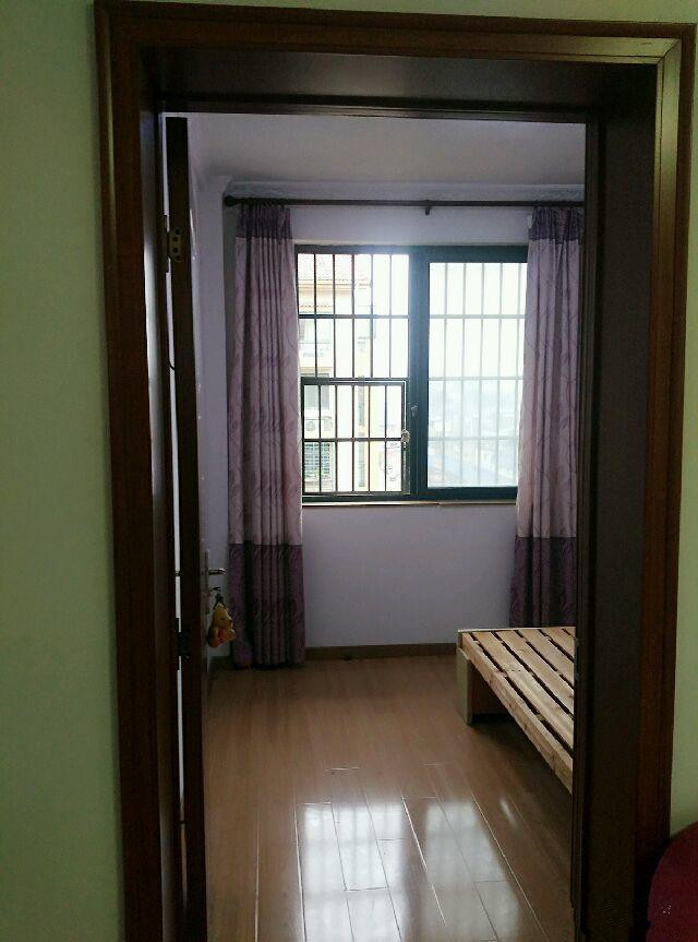 香榭华都东区 2室1厅 精装 老证_3