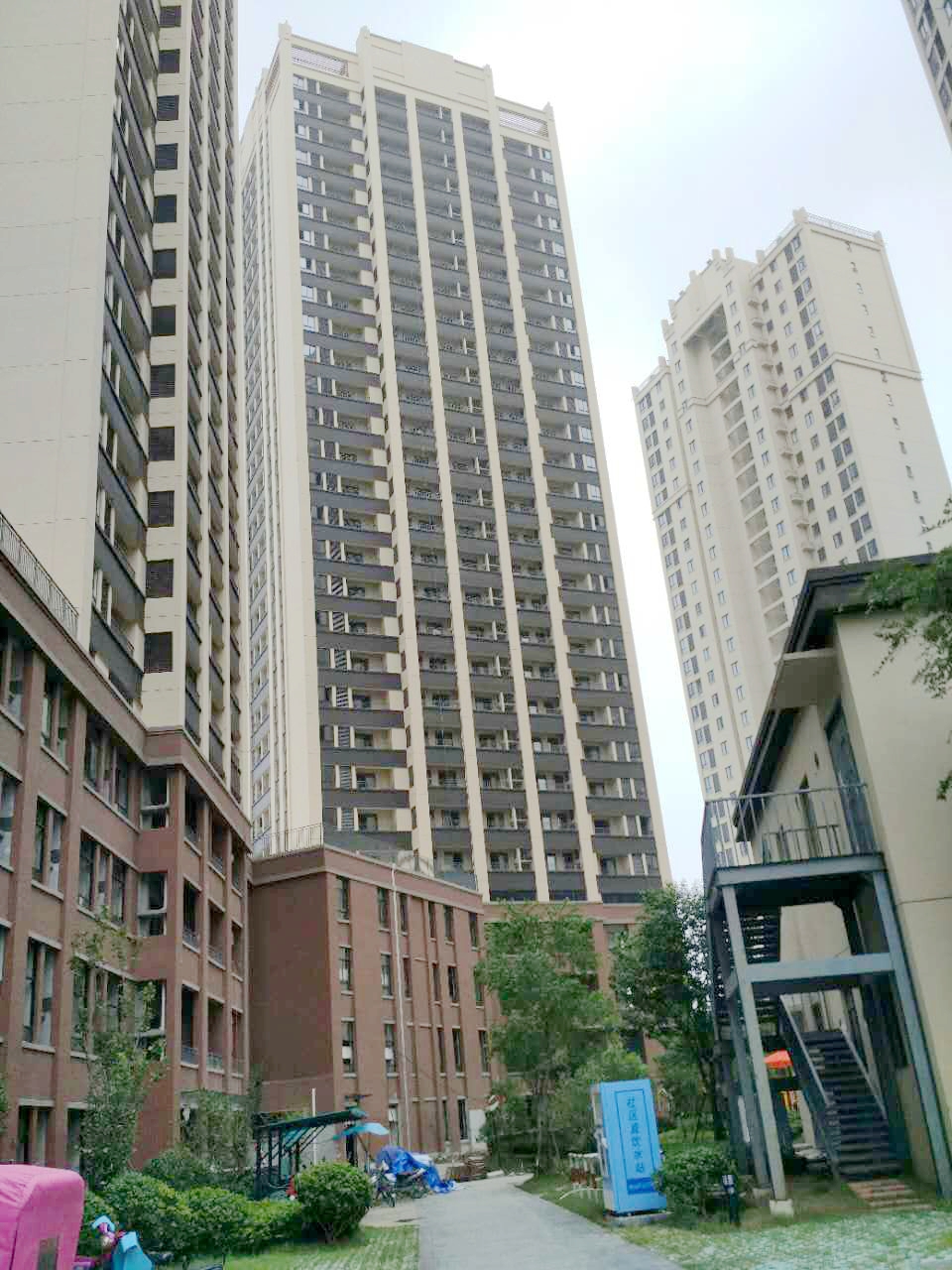 金地国际城二期57.34平米精装一室一厅小公寓，拎包即住_7