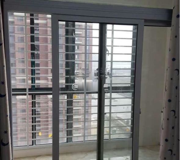 精装三个空调三张床包括物业费