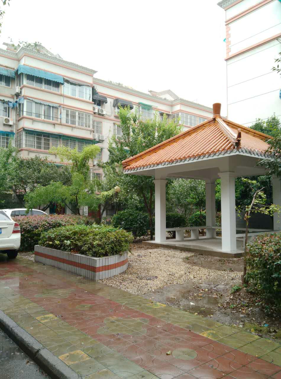 沁园小区 244平 朝南五室四厅 精装满两年_7