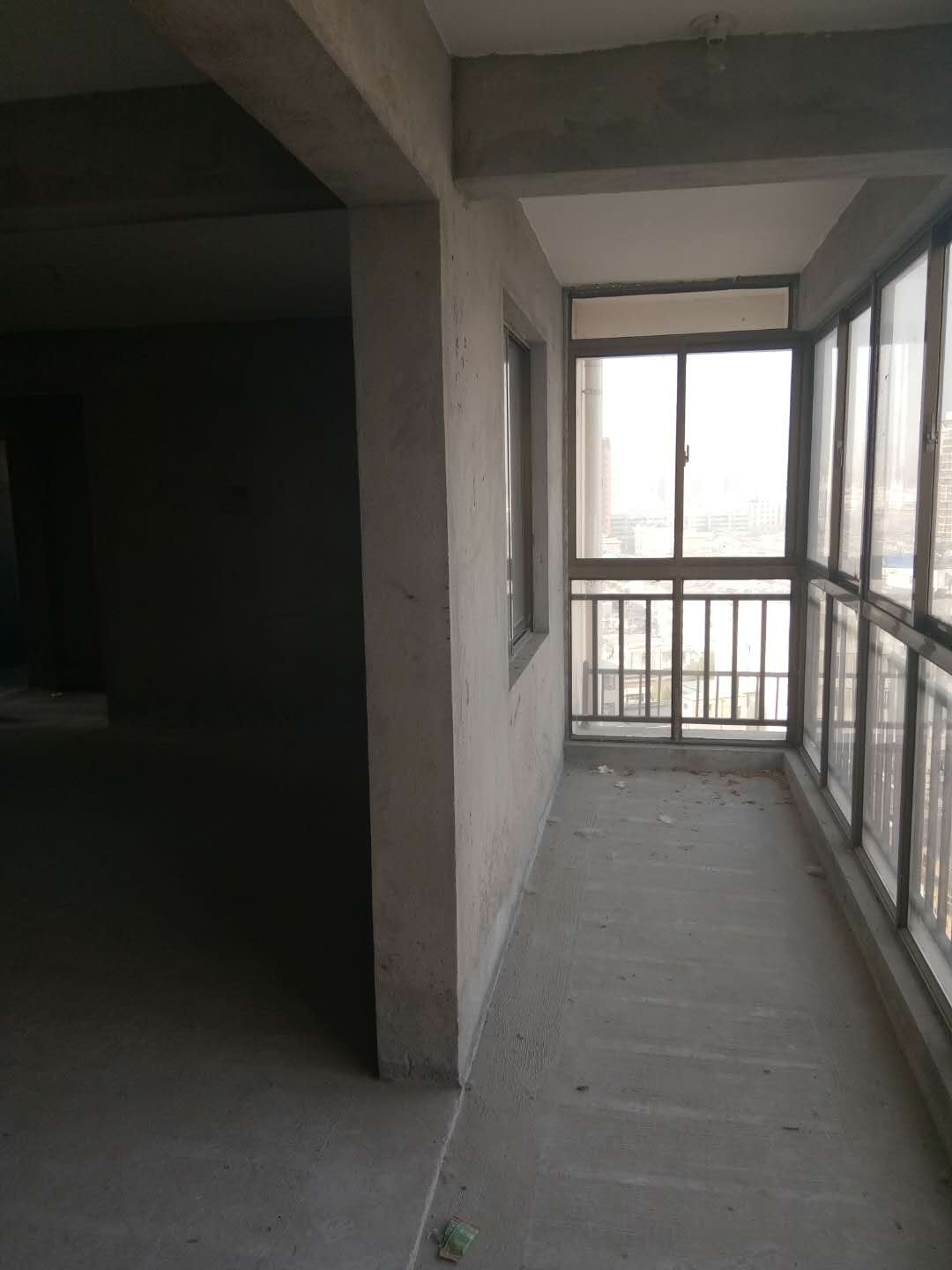 云景豪庭 133平 南向三居 交通便利 毛坯_6