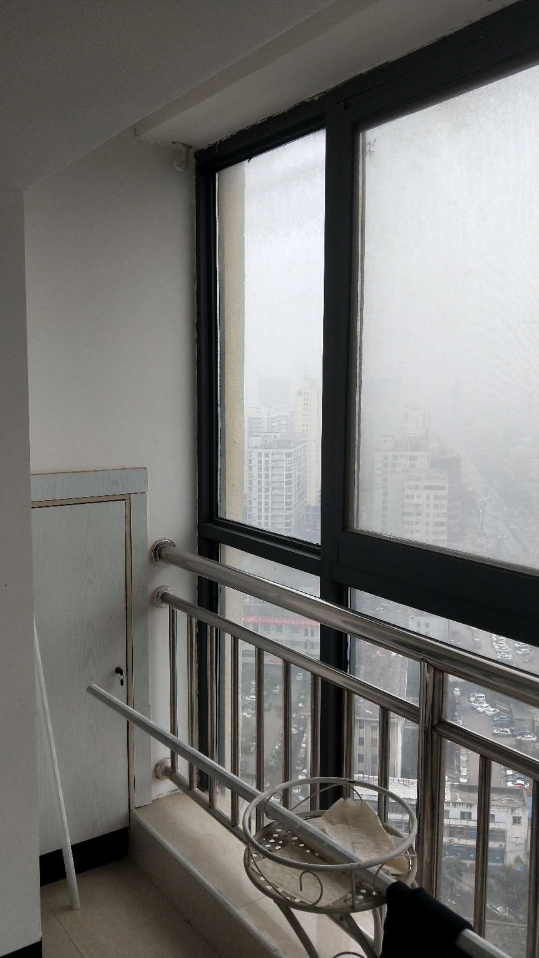 中央国际广场 62平 南向精装一室一厅 学区房交通便利_9
