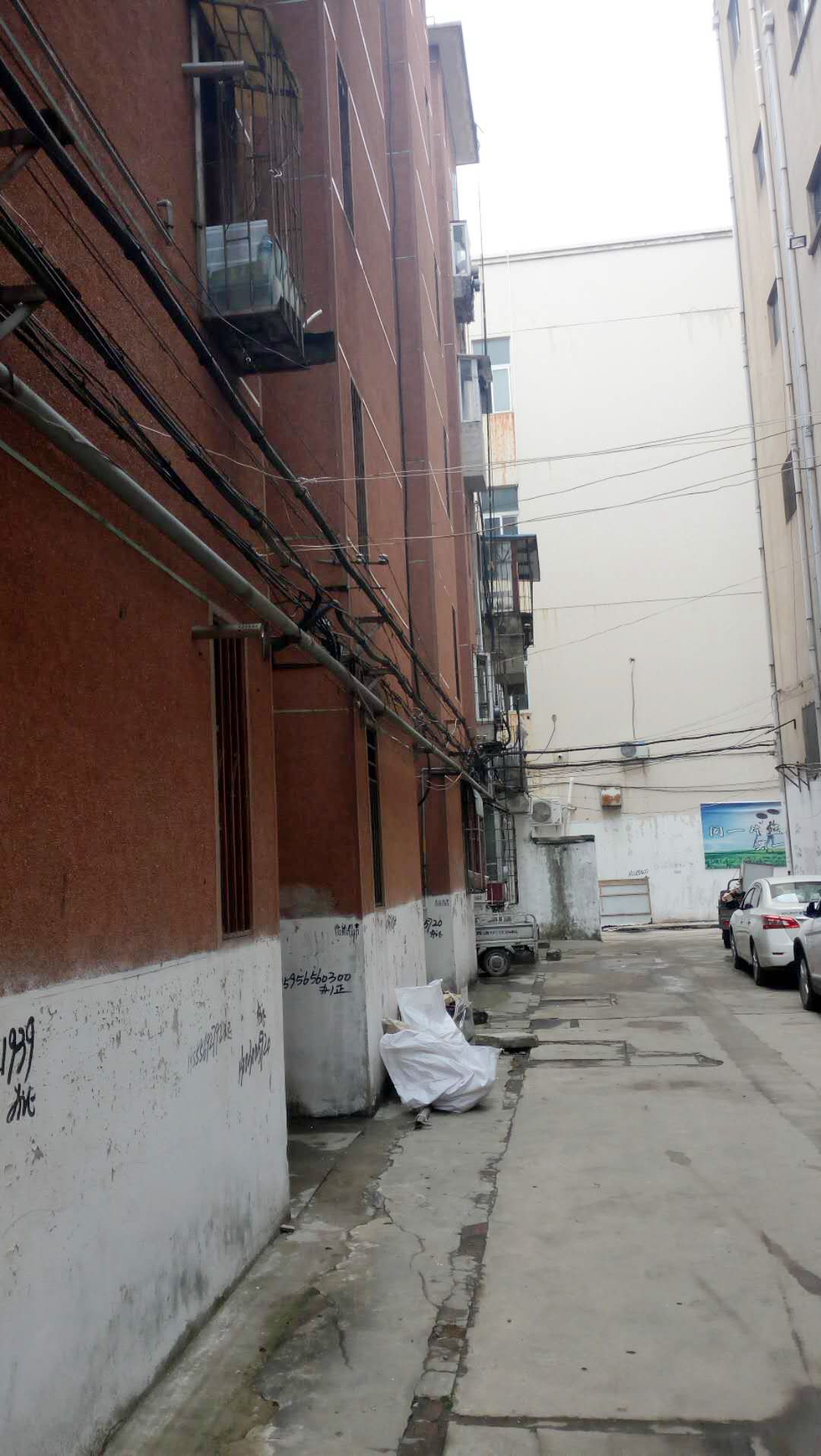 人民医院房急售家属楼毛坯房3室一厅71平好_10