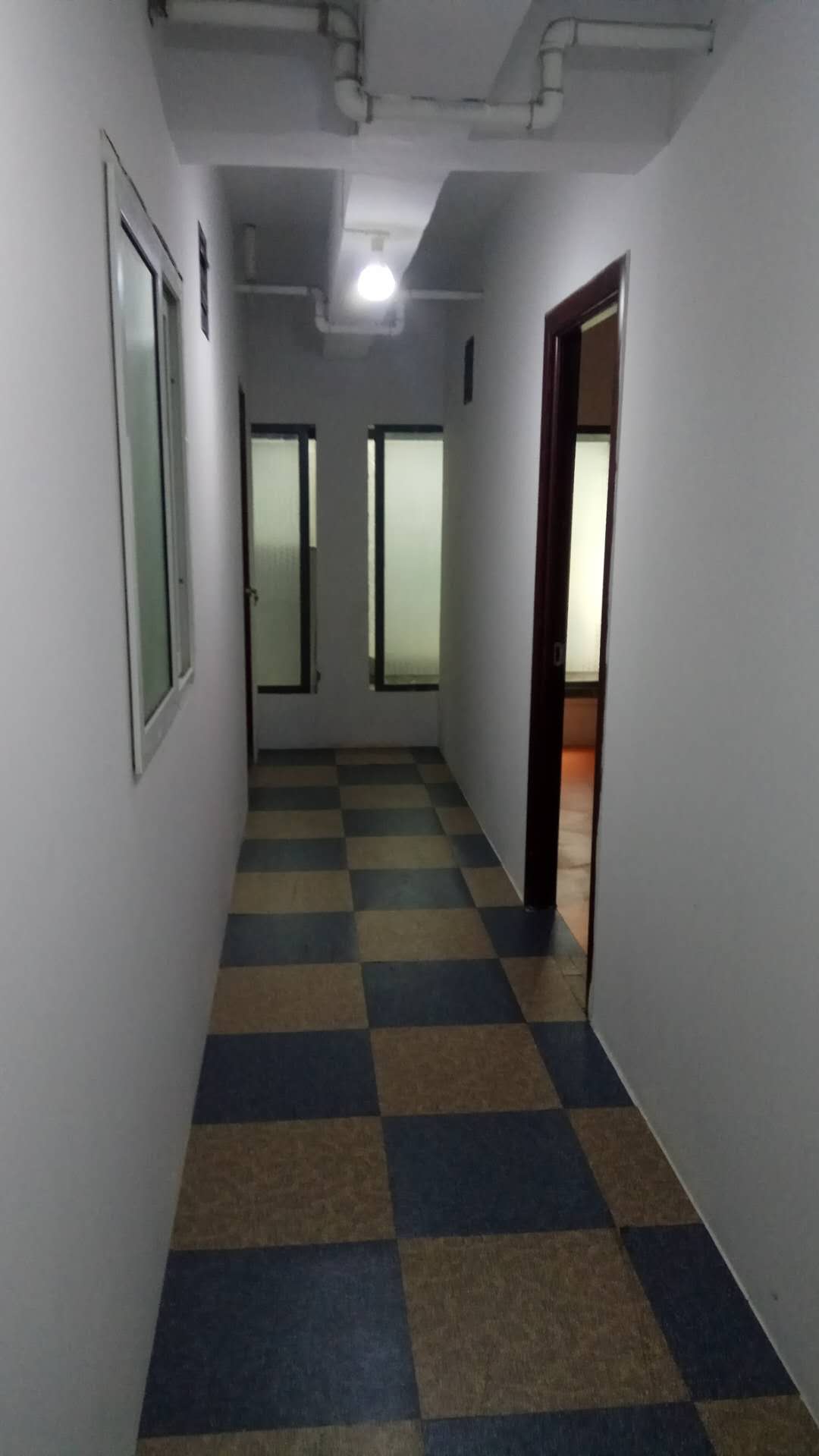 龙湖路一号一楼黄金商铺出售_5