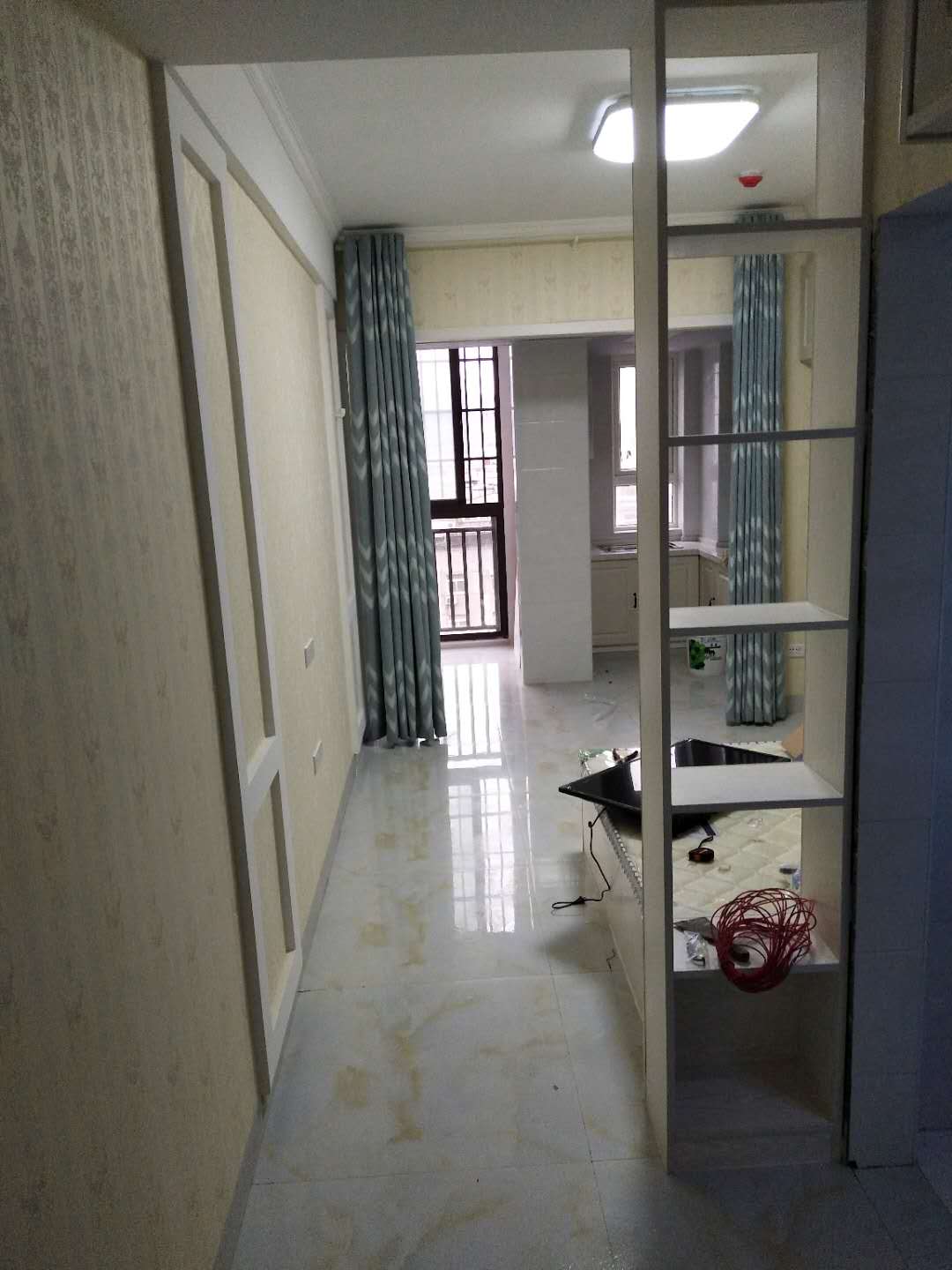 汇金广场1室1厅精装出租_2