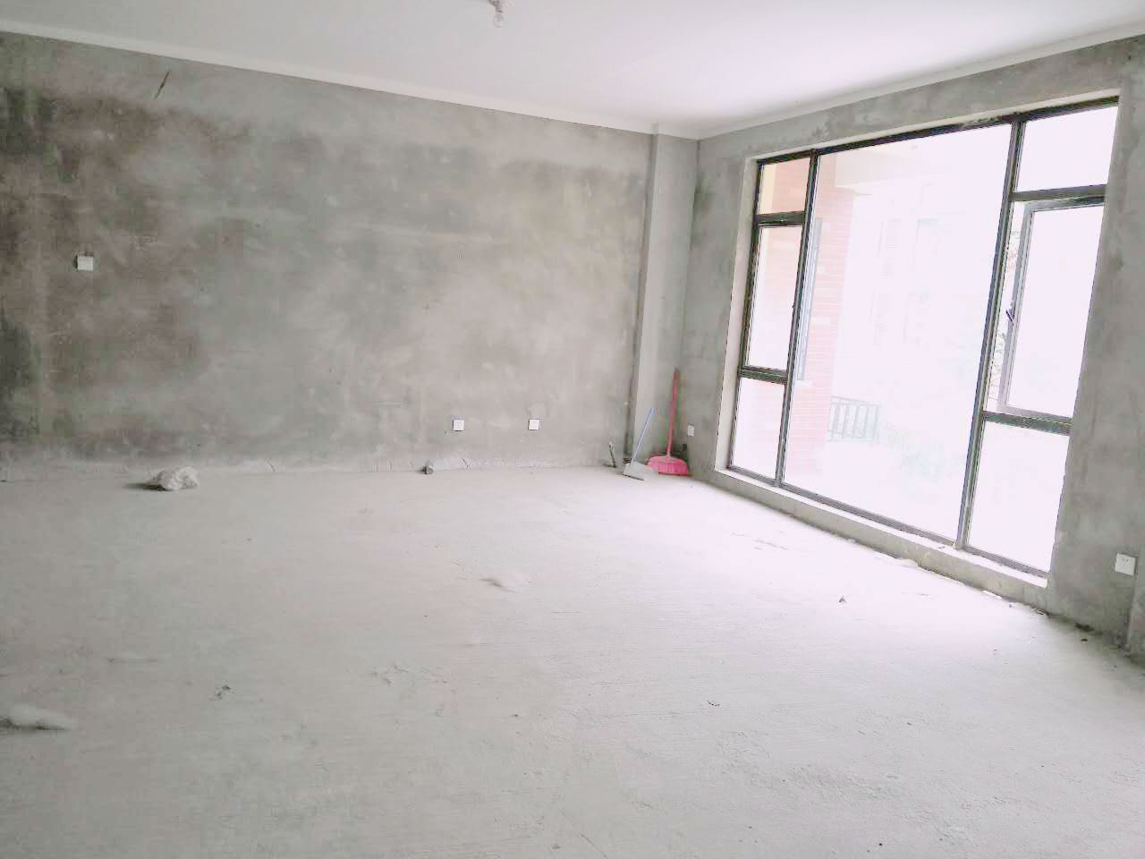 西湖春天小区环境好楼层好_2