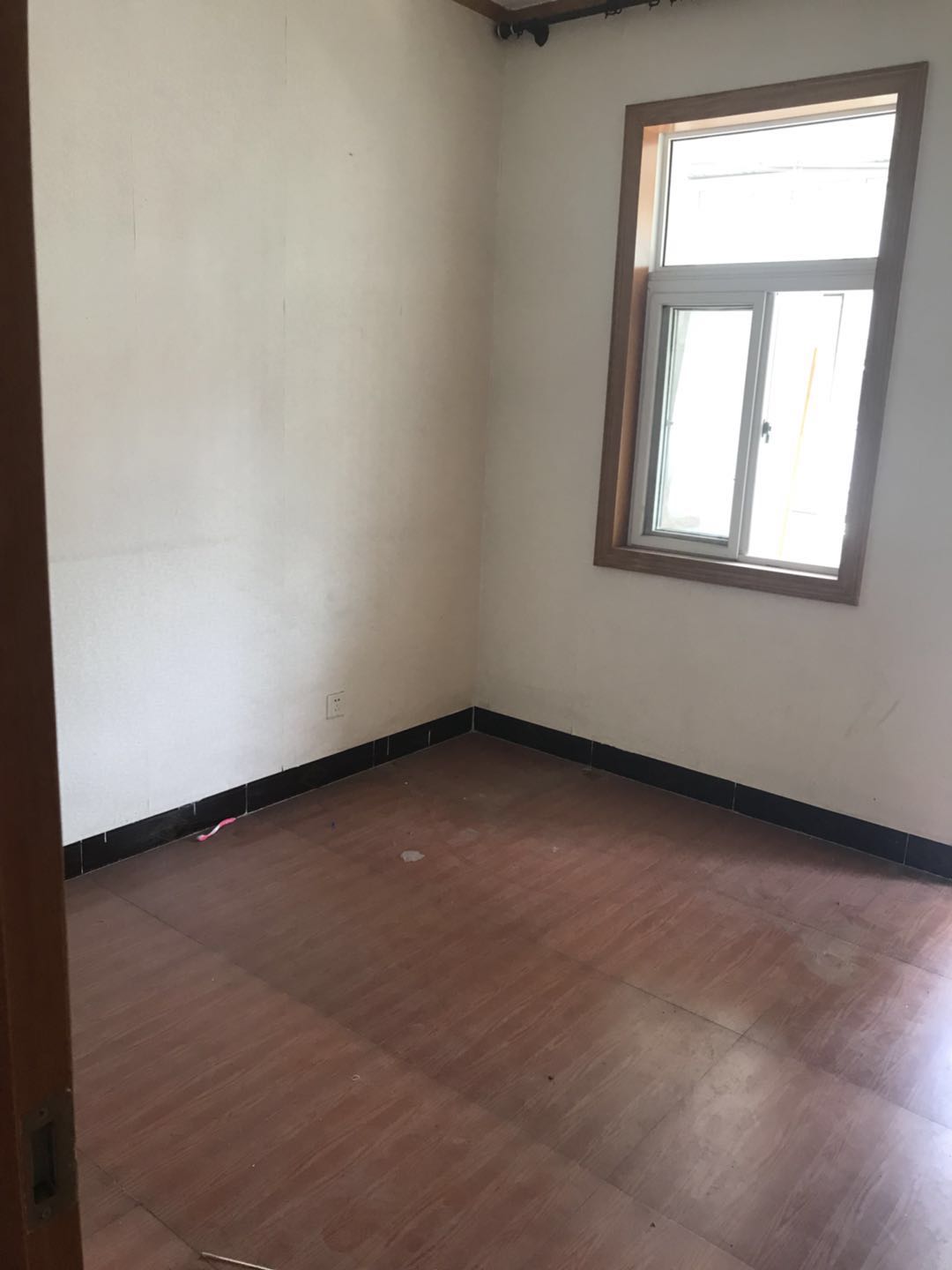 前锋一村2室出租交通便利_4