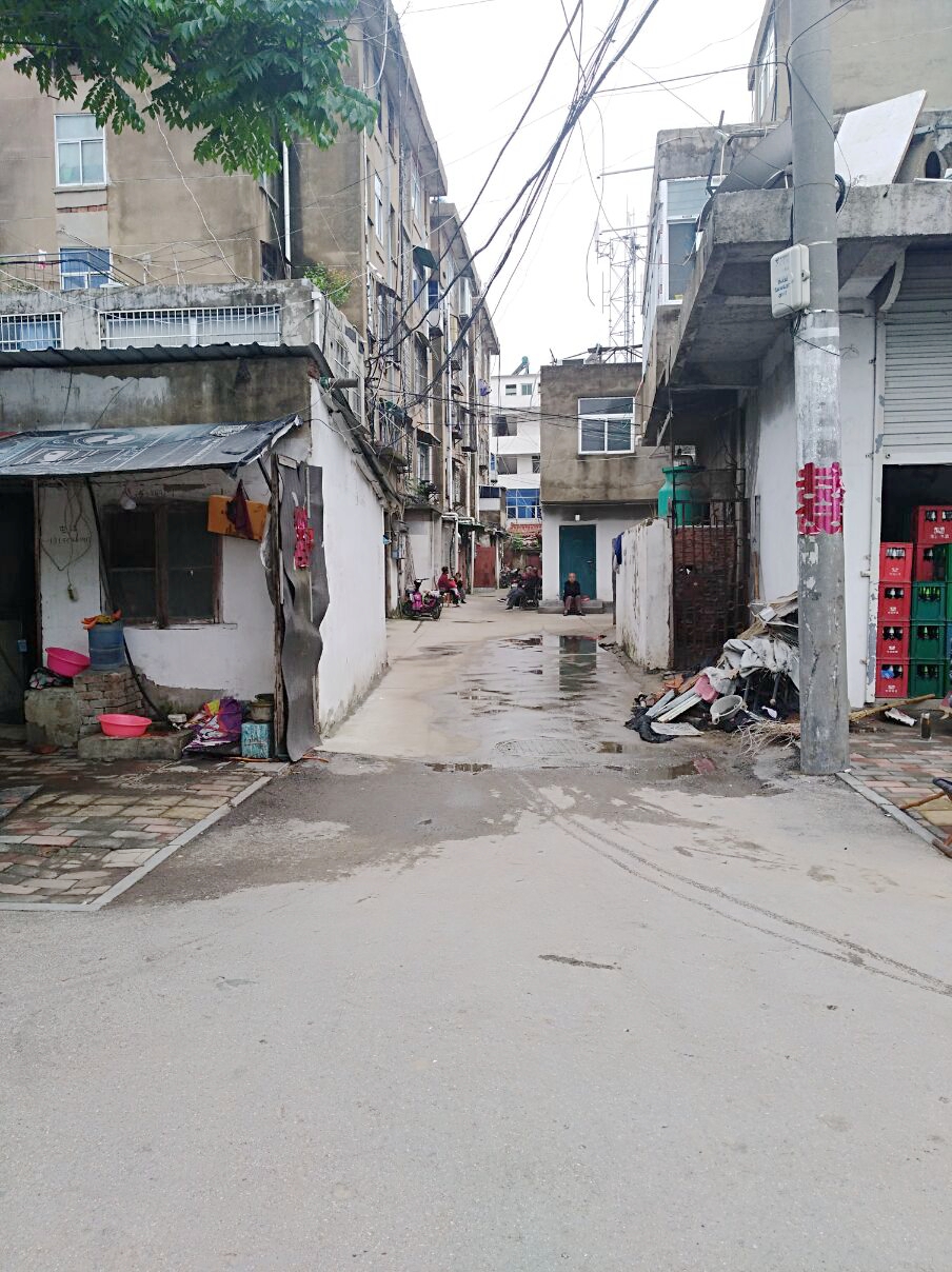 橡胶三厂家属楼 70平 南向三室简装 交通便利_8