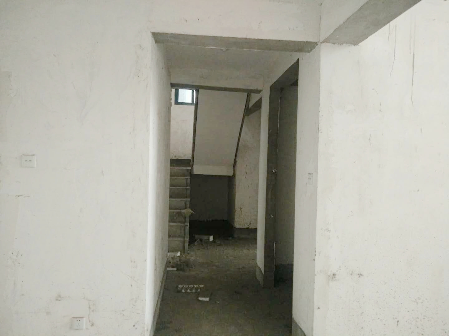 学府春天4室好房急售_10