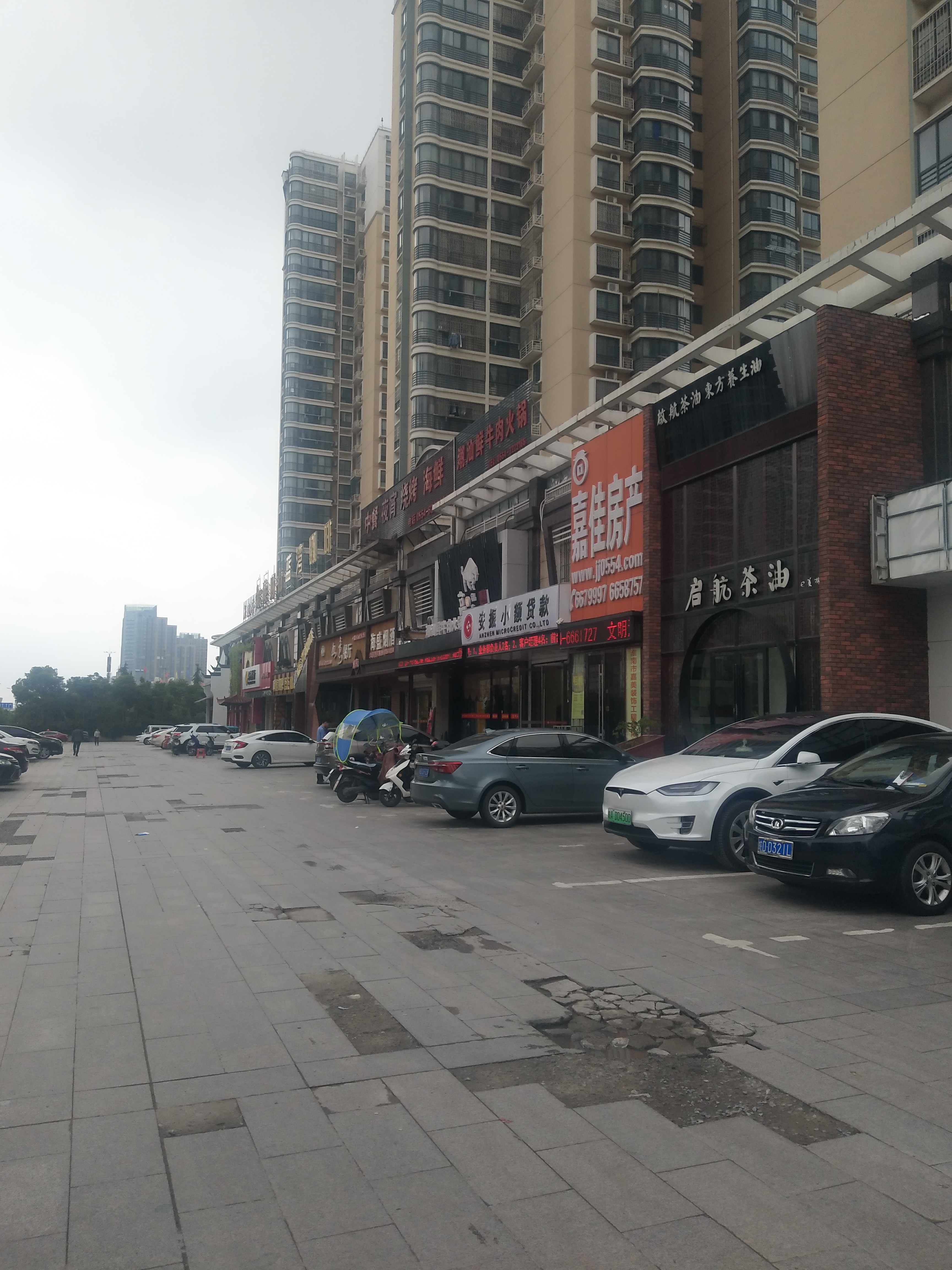 广场景苑 268平 南向精装旺铺 临街人流密集_9