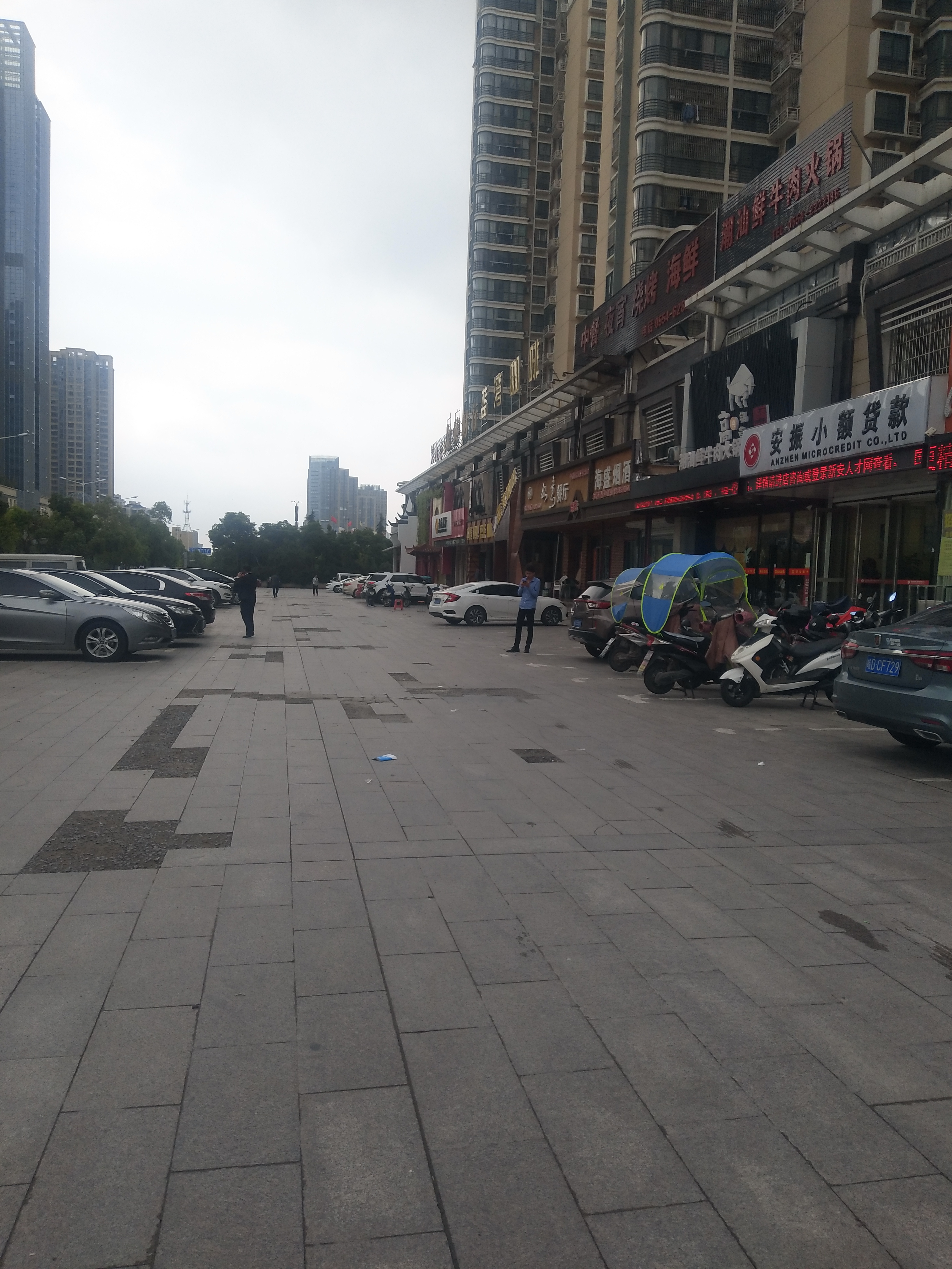 广场景苑 268平 南向精装旺铺 临街人流密集_7
