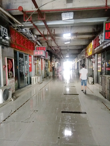 家乐福时代广场小吃街好商铺急售_5