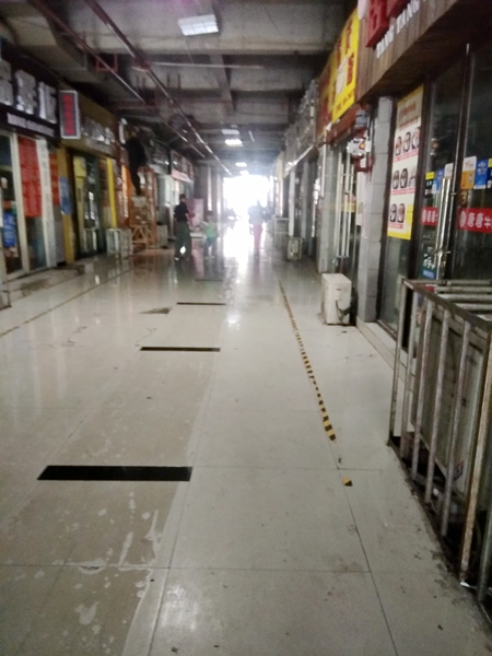 家乐福时代广场小吃街好商铺急售_2
