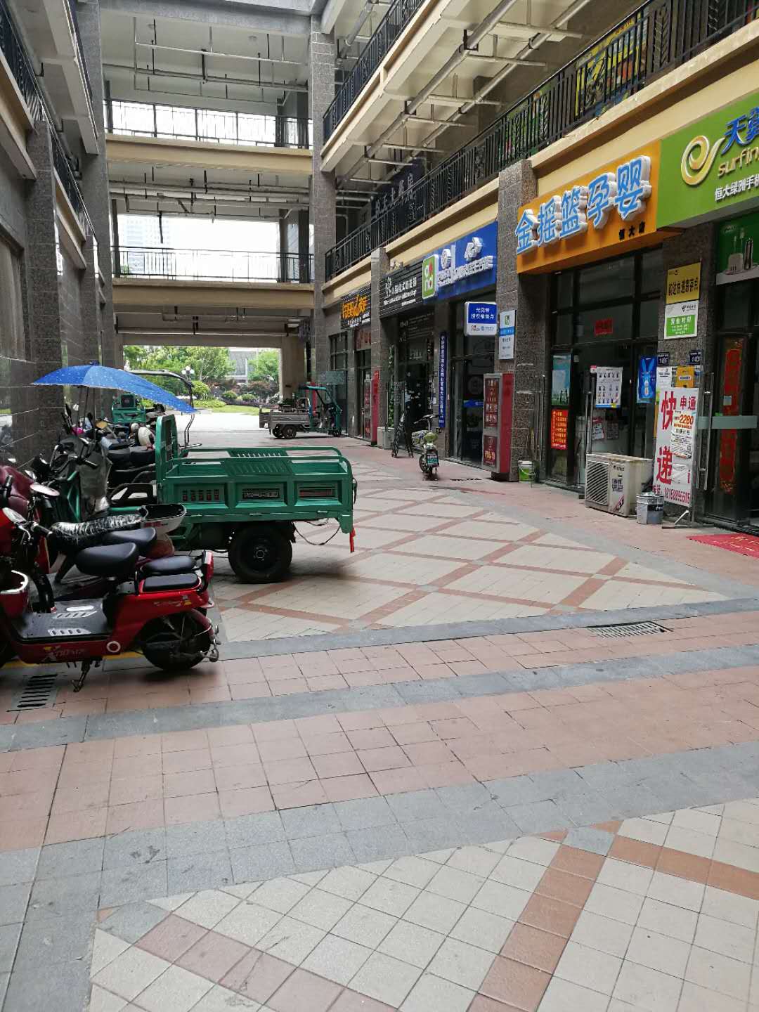 通用商铺 195平 临街旺铺 优质地段 人流密集 社区型商铺_7