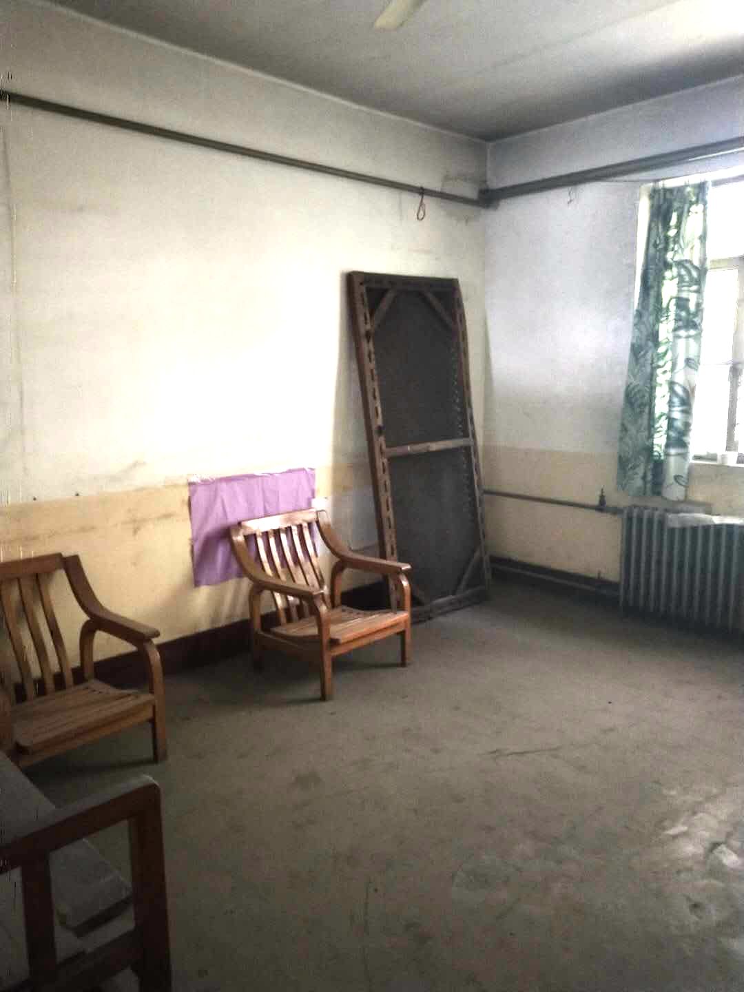 理工大家属楼3室1厅简装出售_3