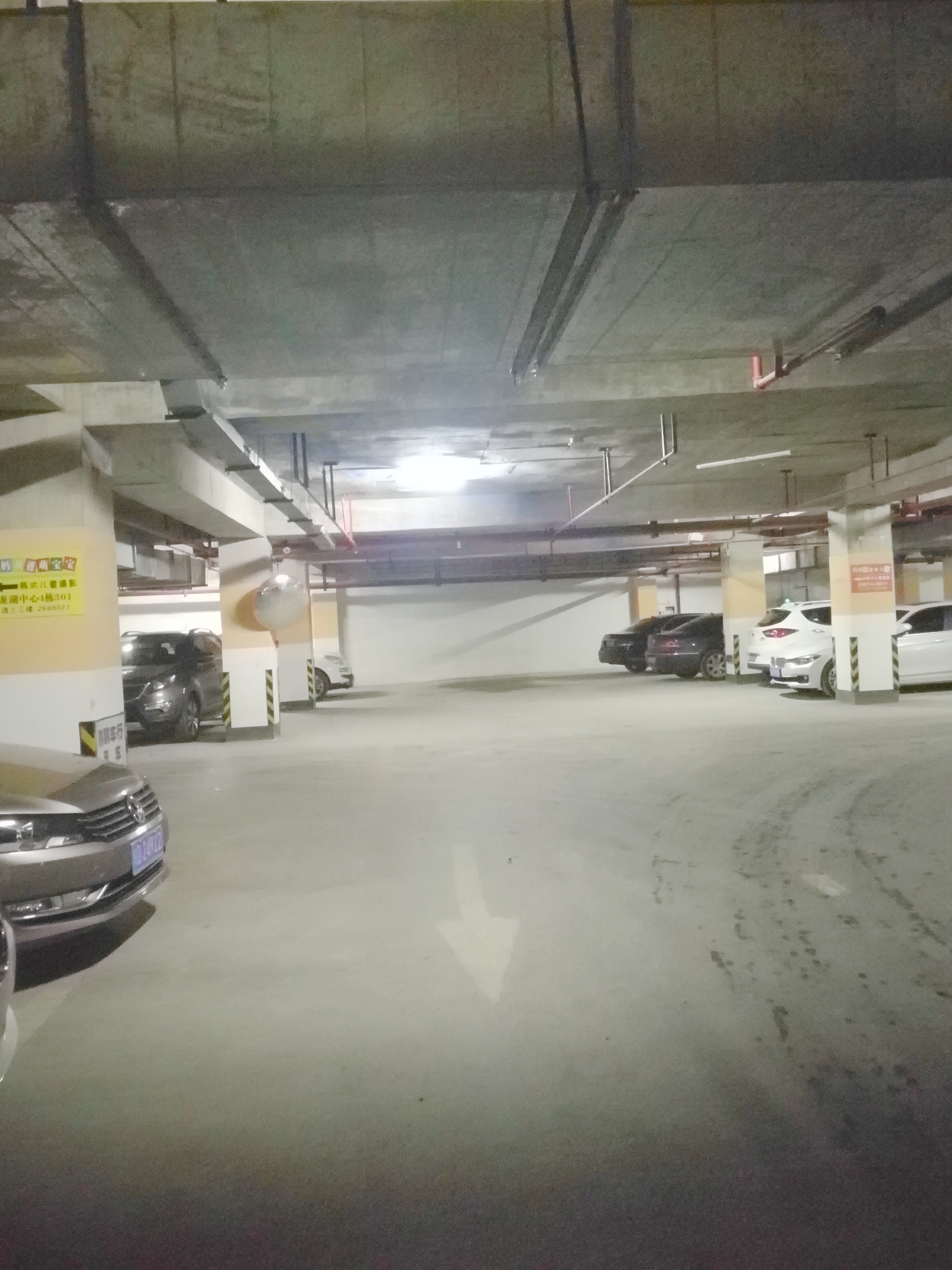 龙湖中心位于学院南路东地下封闭车库_6