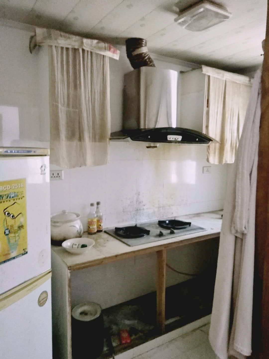 洞泉小区简单装修，2室1厅，舜耕校区房，一楼带院子_3