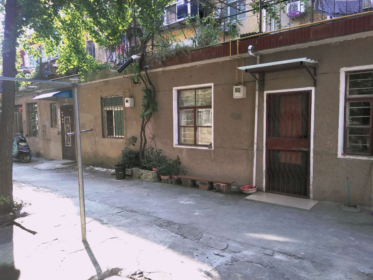 洞泉小区简单装修，2室1厅，舜耕校区房，一楼带院子_5