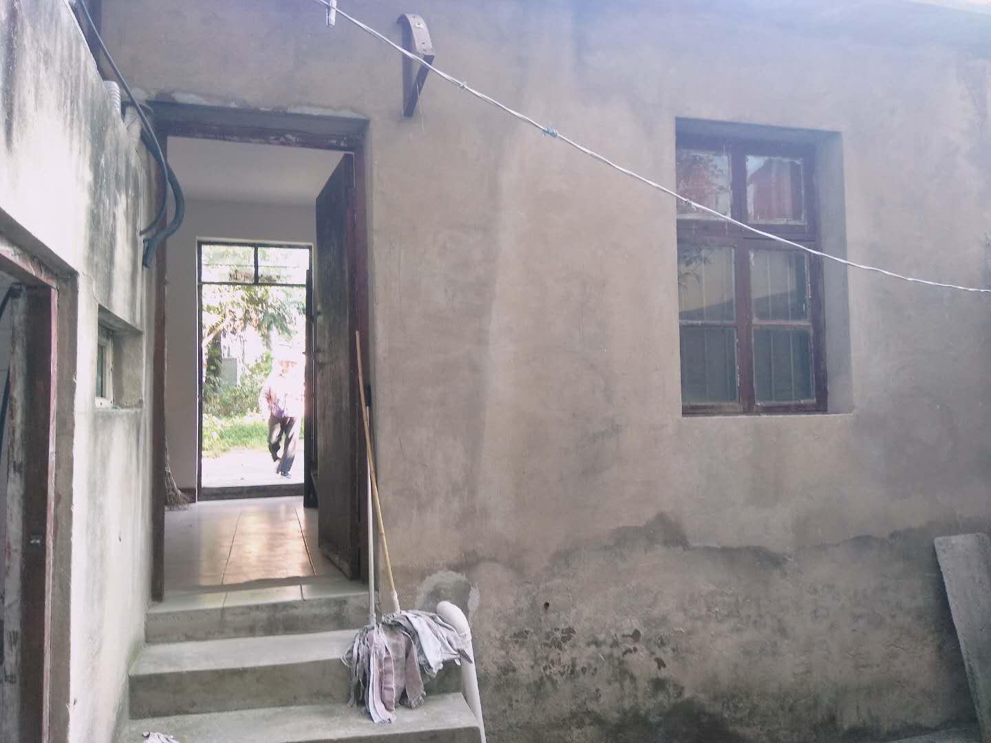 洞泉小区简单装修，2室1厅，舜耕校区房，一楼带院子_7