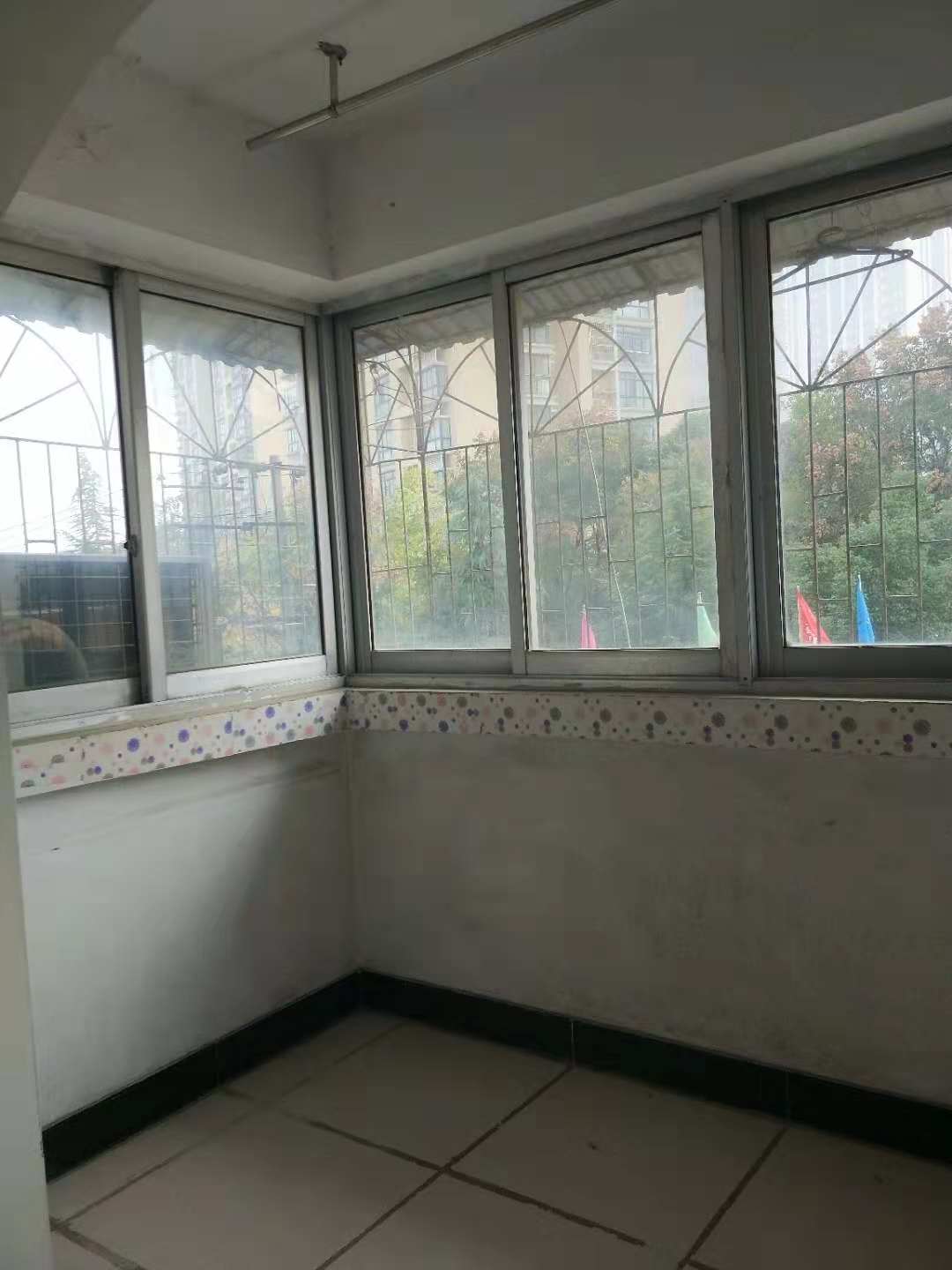 吉安小区.交通方便，附近有超市菜市车站_7
