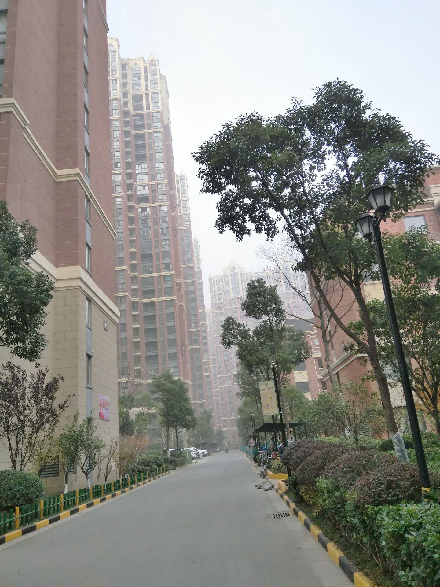 山南英伦联邦小区3室2厅120平好楼层毛坯房老证满2年急售_13