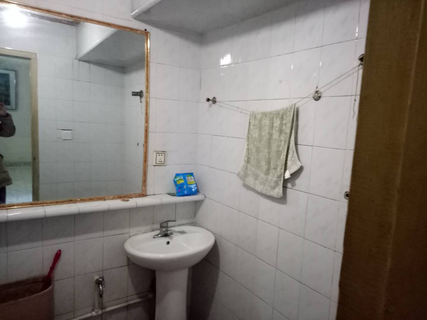 出售八公山步行街住宅一套_6