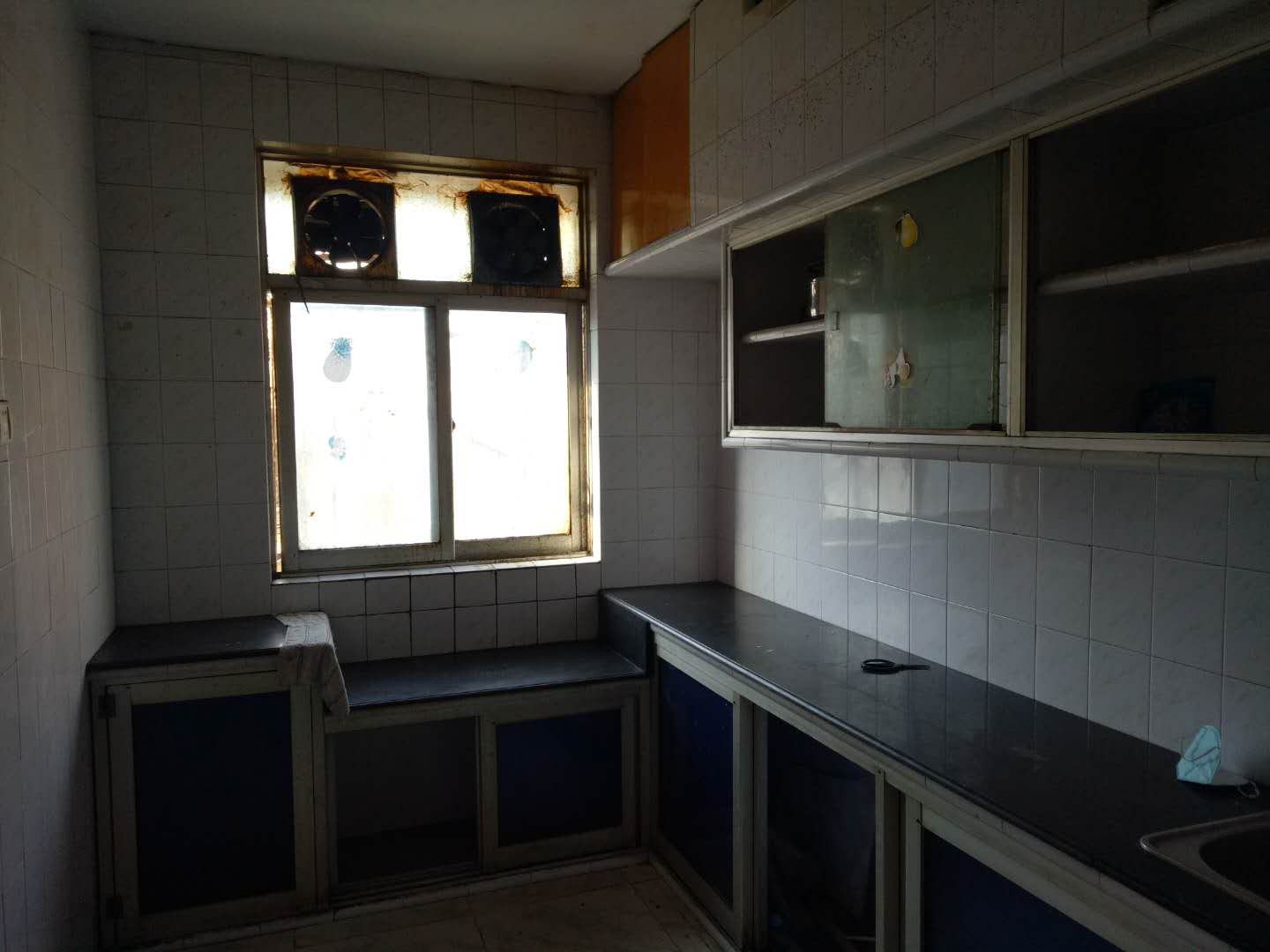 出售八公山步行街住宅一套_5