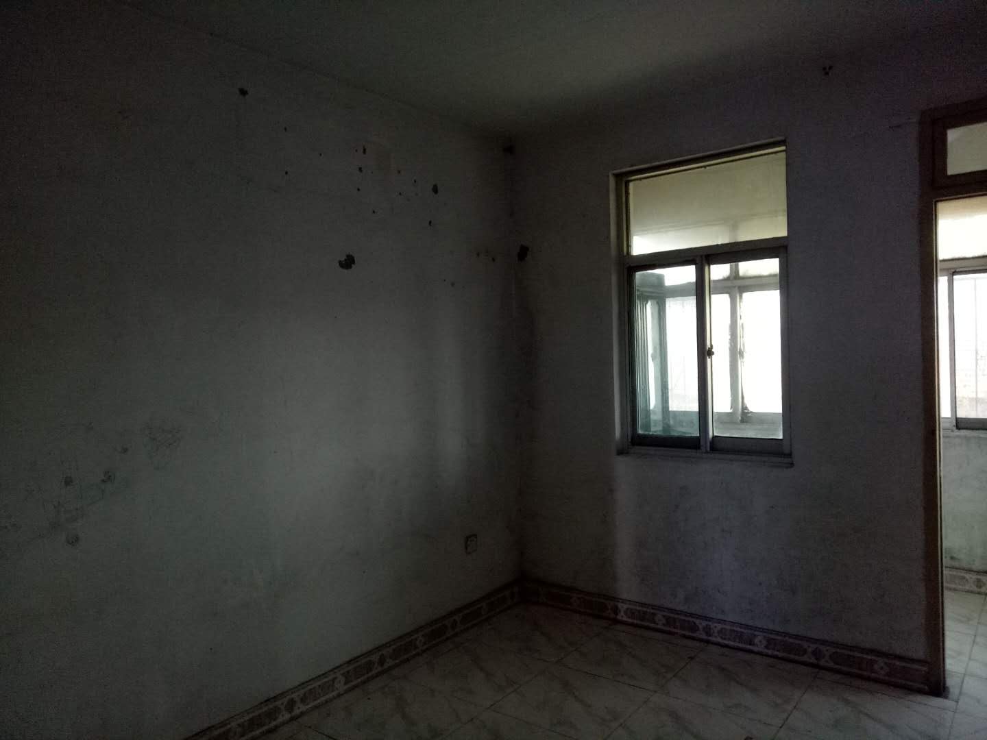 出售八公山步行街住宅一套_3