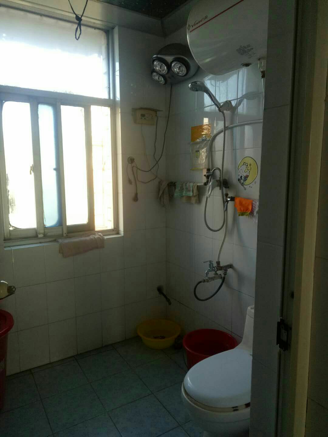 出售三小育才楼4层78平简装修住房_7