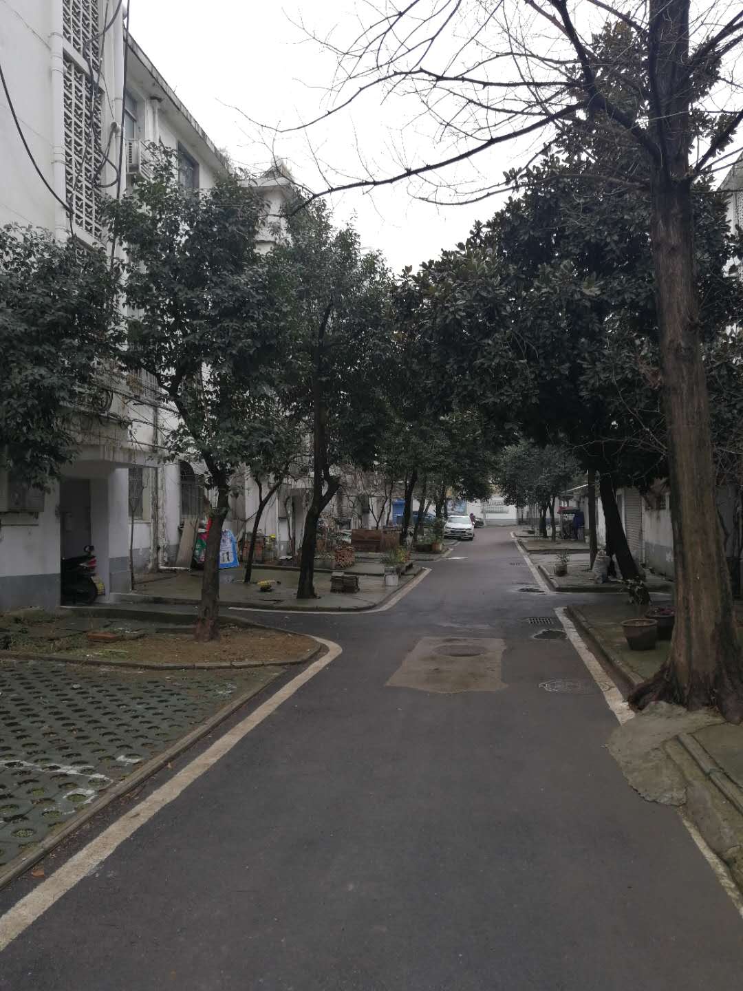 龙湖小区3室1厅多层三楼普装配置全拎包住诚心出售_18