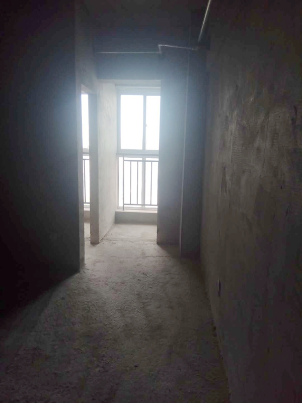 万达毛坯公寓出售_2